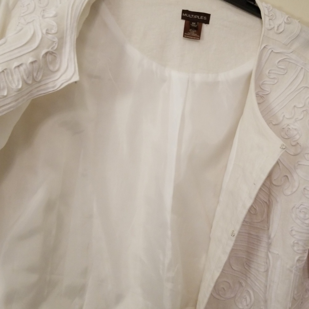 Linen Jacket - Picture 2 of 4